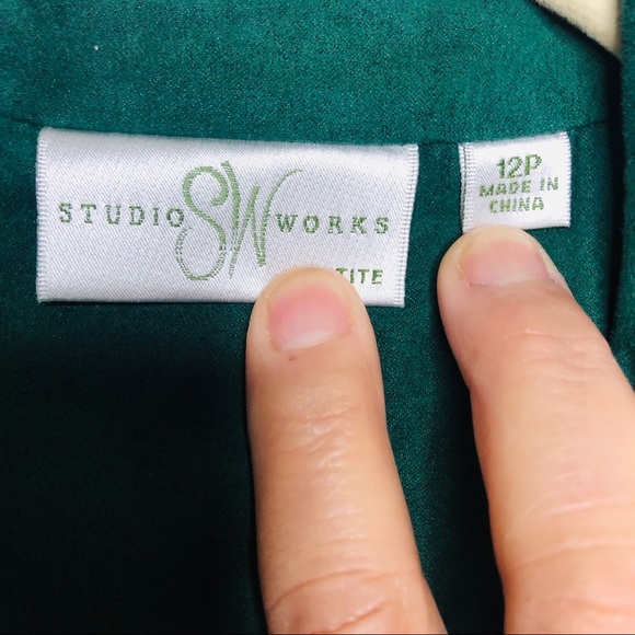Studio Works Hunter Green Blazer Size 12P - Picture 5 of 7